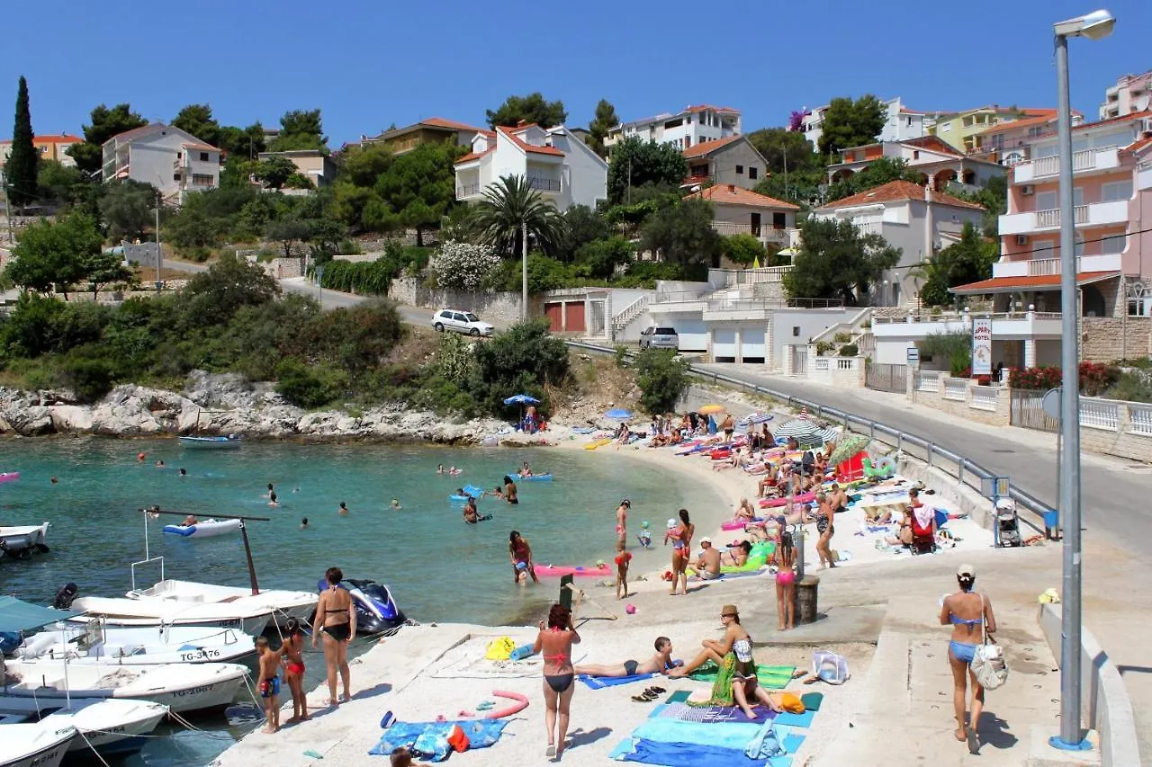 Family Friendly Apartments With A Swimming Pool Mavarstica, Ciovo - 18744 Trogir 0*,  Chorwacja