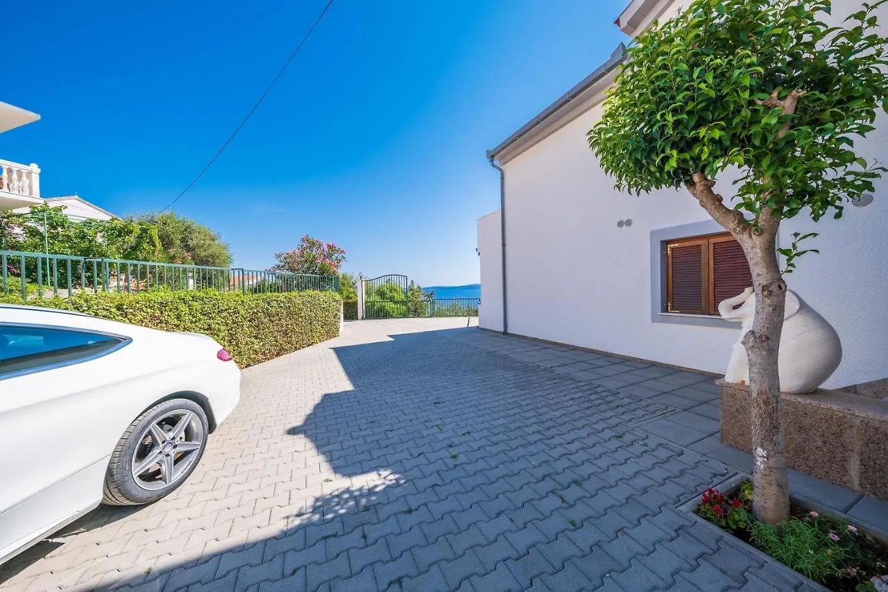 Family Friendly Apartments With A Swimming Pool Mavarstica, Ciovo - 18744 Trogir 0*,