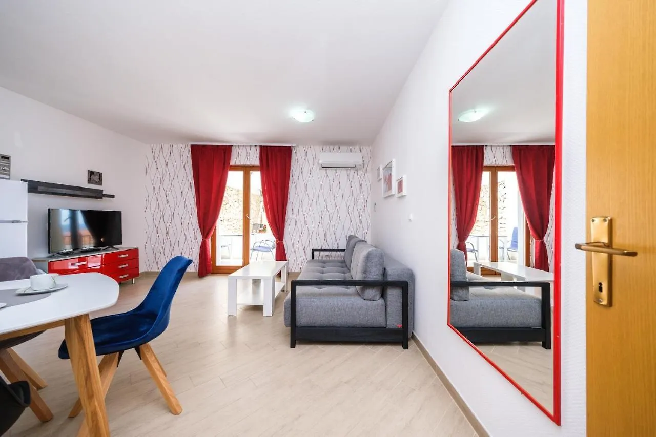 Family Friendly Apartments With A Swimming Pool Mavarstica, Ciovo - 18744 Trogir