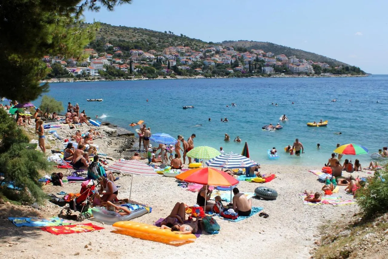 Family Friendly Apartments With A Swimming Pool Mavarstica, Ciovo - 18744 Trogir 0*,