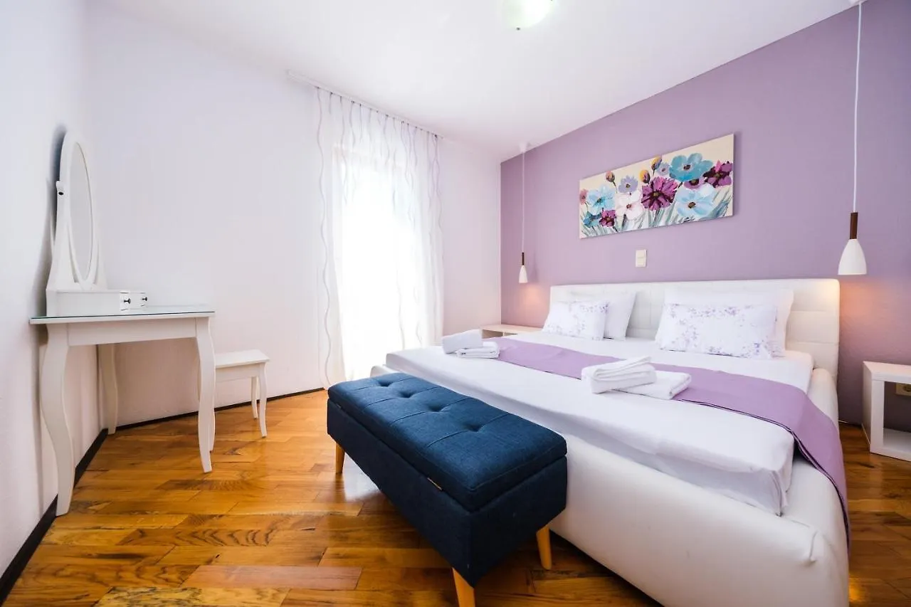 Family Friendly Apartments With A Swimming Pool Mavarstica, Ciovo - 18744 Trogir