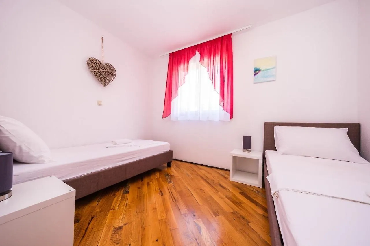 Family Friendly Apartments With A Swimming Pool Mavarstica, Ciovo - 18744 Trogir