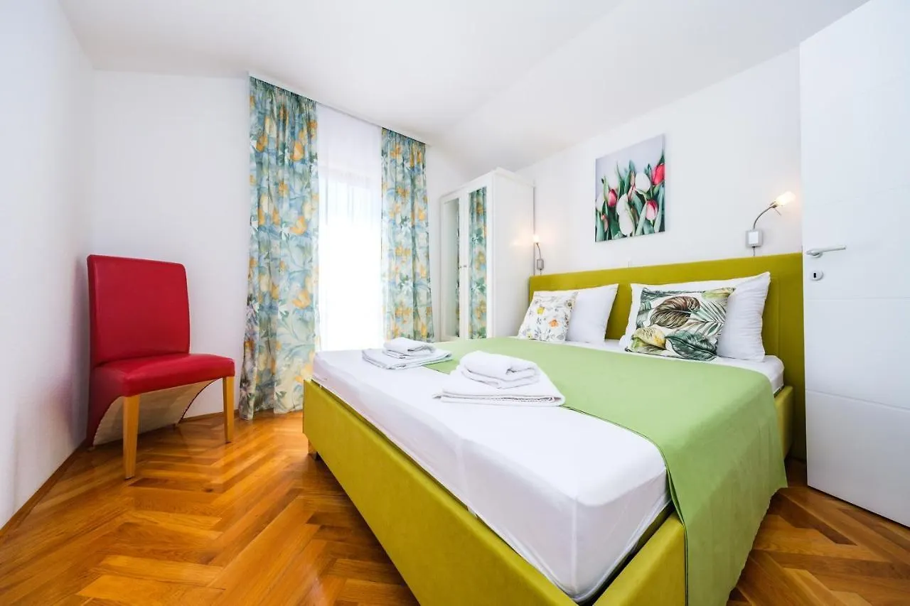 Family Friendly Apartments With A Swimming Pool Mavarstica, Ciovo - 18744 Trogir