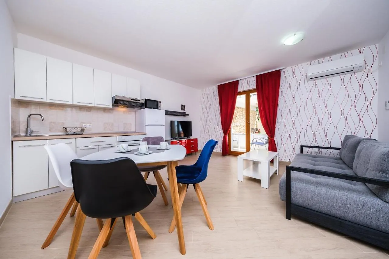 Family Friendly Apartments With A Swimming Pool Mavarstica, Ciovo - 18744 Trogir