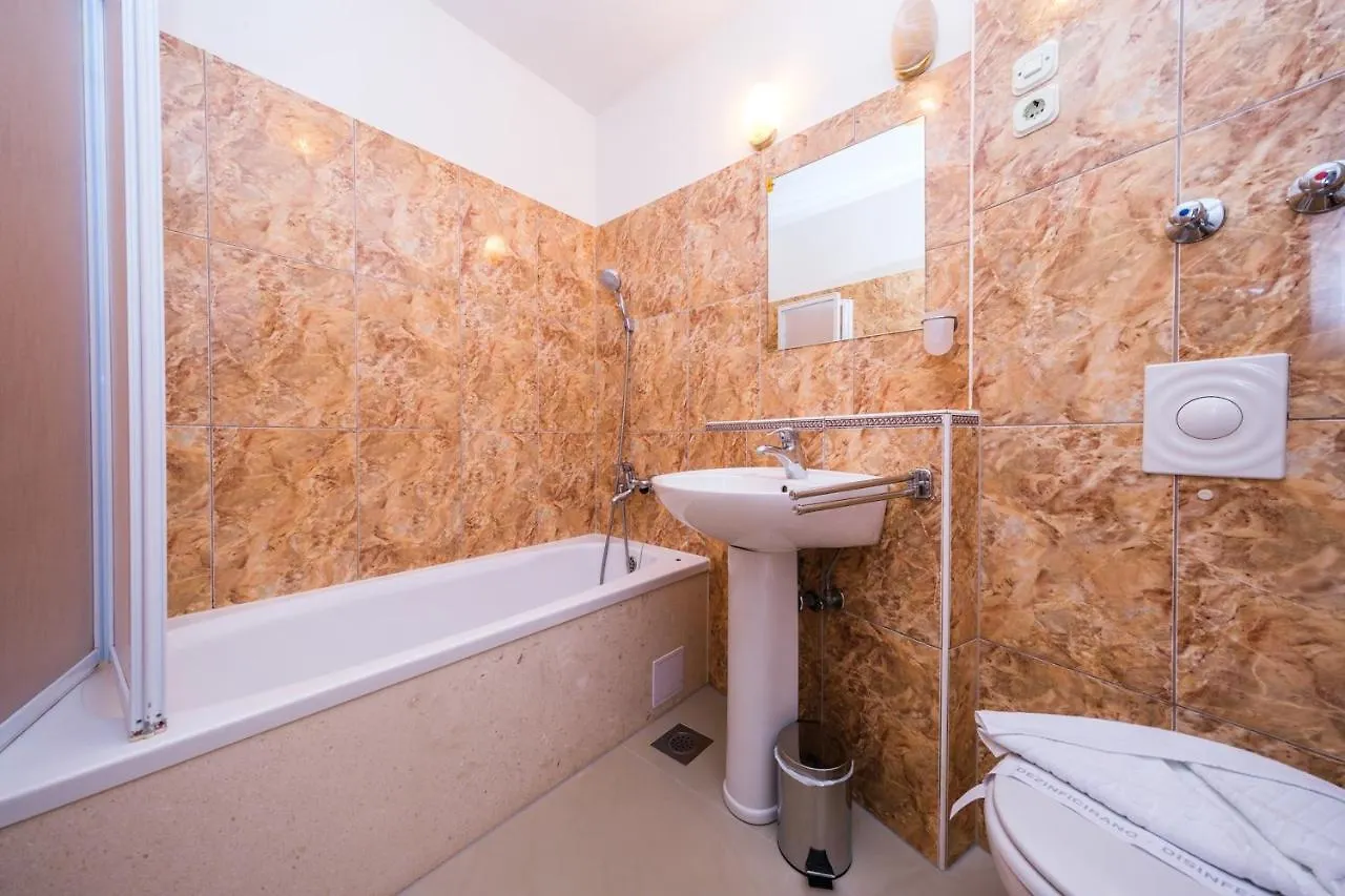 Family Friendly Apartments With A Swimming Pool Mavarstica, Ciovo - 18744 Trogir 0*,