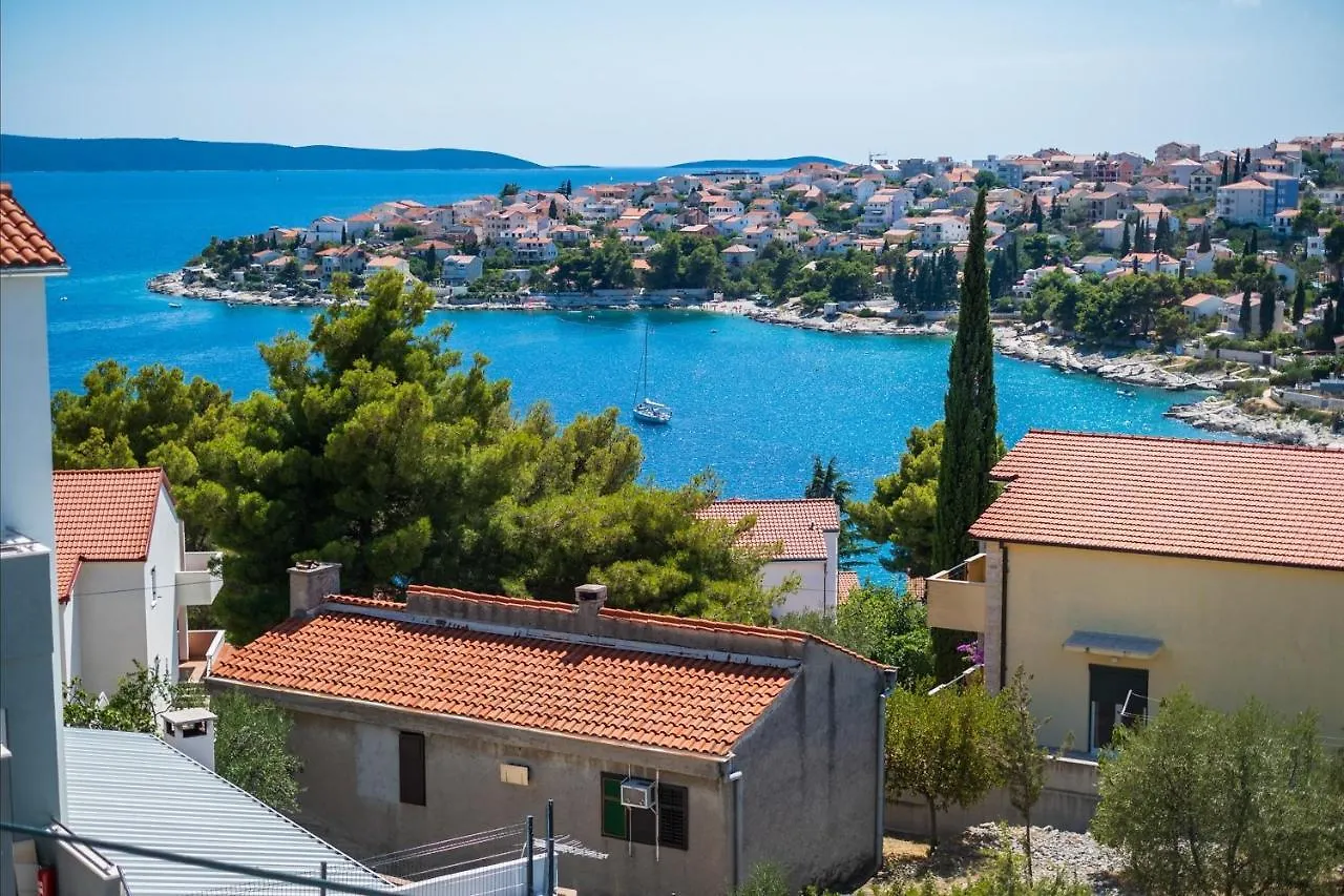 Family Friendly Apartments With A Swimming Pool Mavarstica, Ciovo - 18744 Trogir