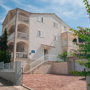 Apartment Mia, Trogir